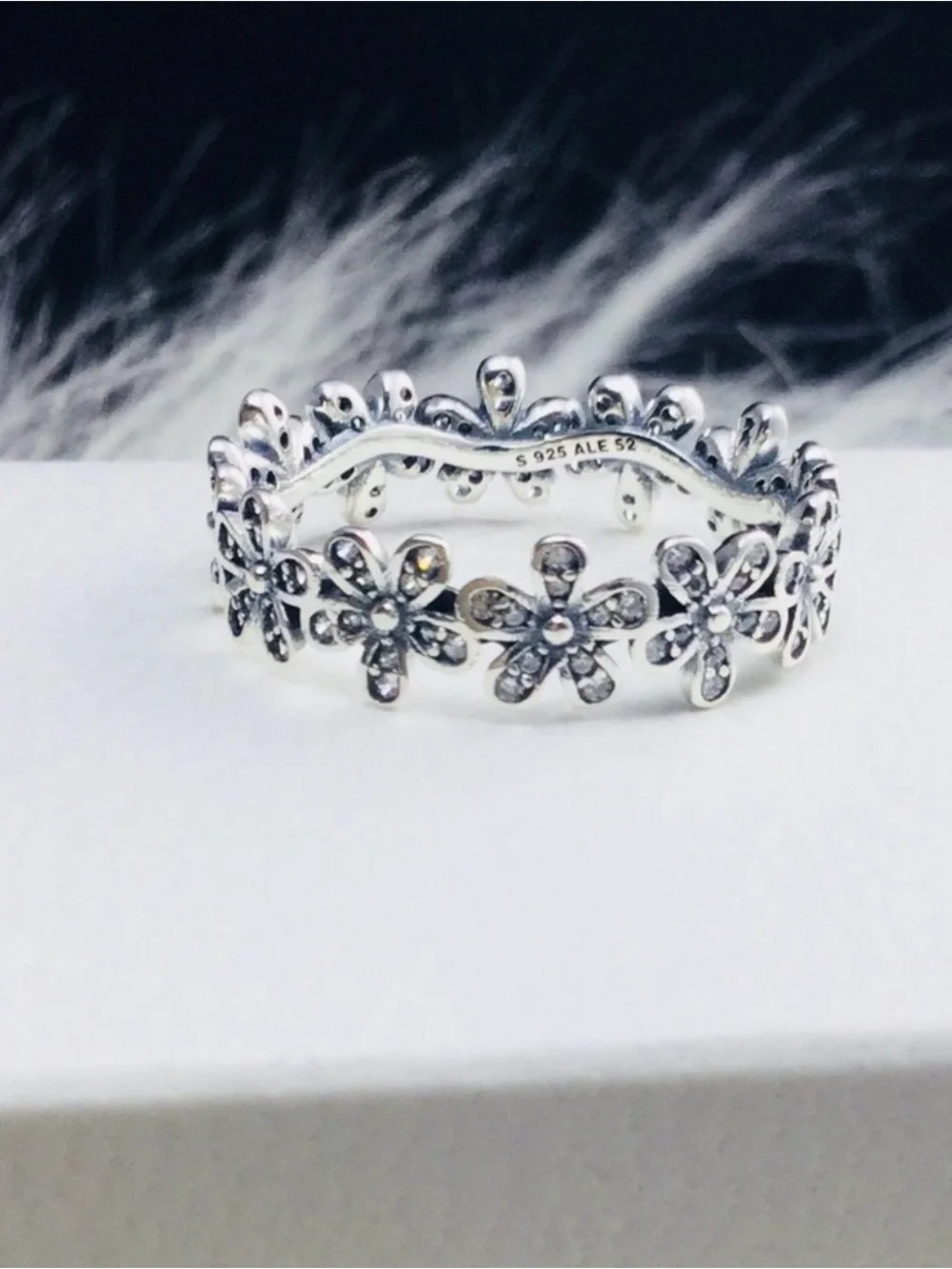 Pandora Silver Floral Crown Ring with Sparkling Accents new with out tag size 6